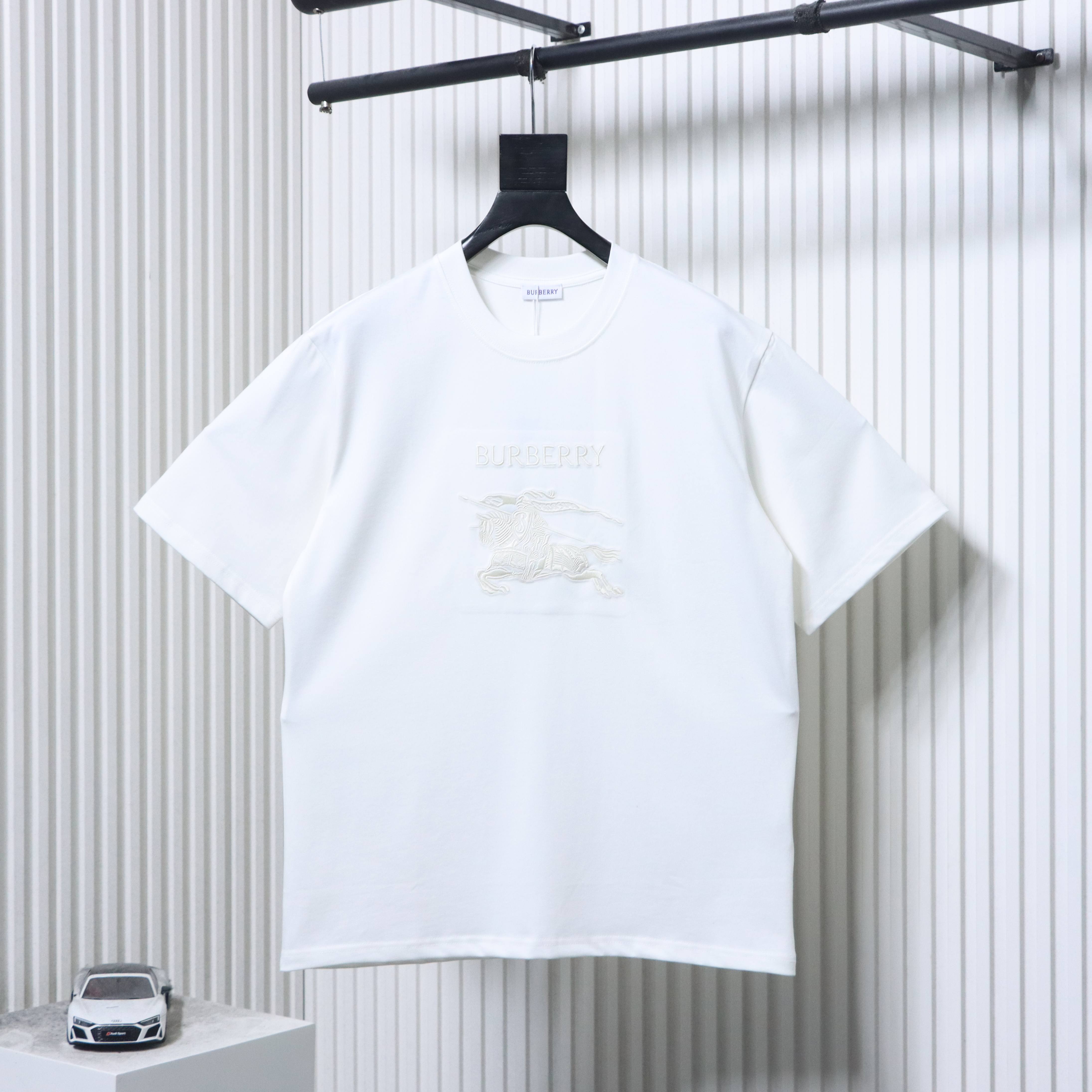 BURBERRY 26SS Knight Embroidery Short Sleeve T-Shirt Style 1
