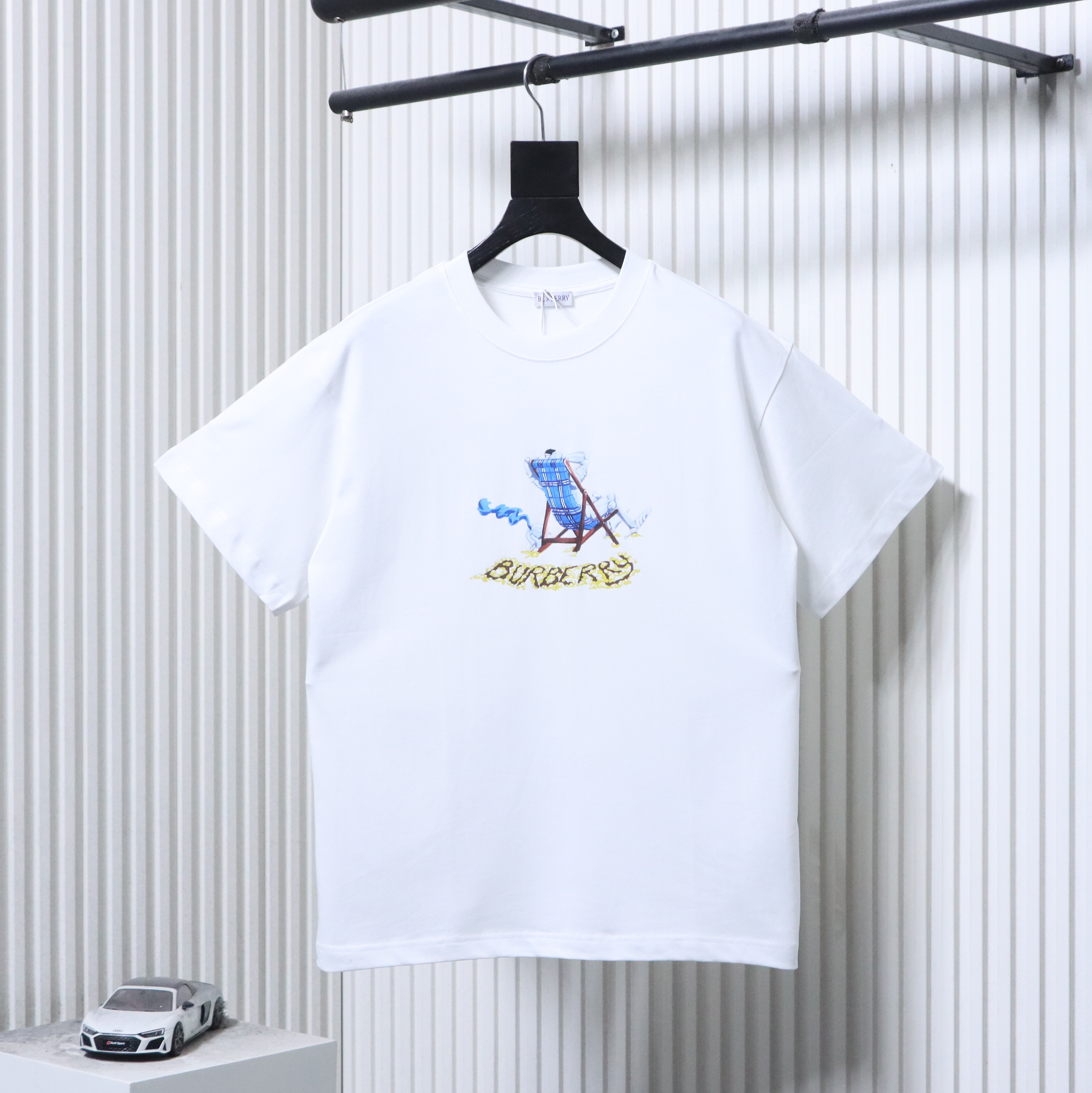BURBERRY Beach Chair Print Short Sleeve T-Shirt Style 1