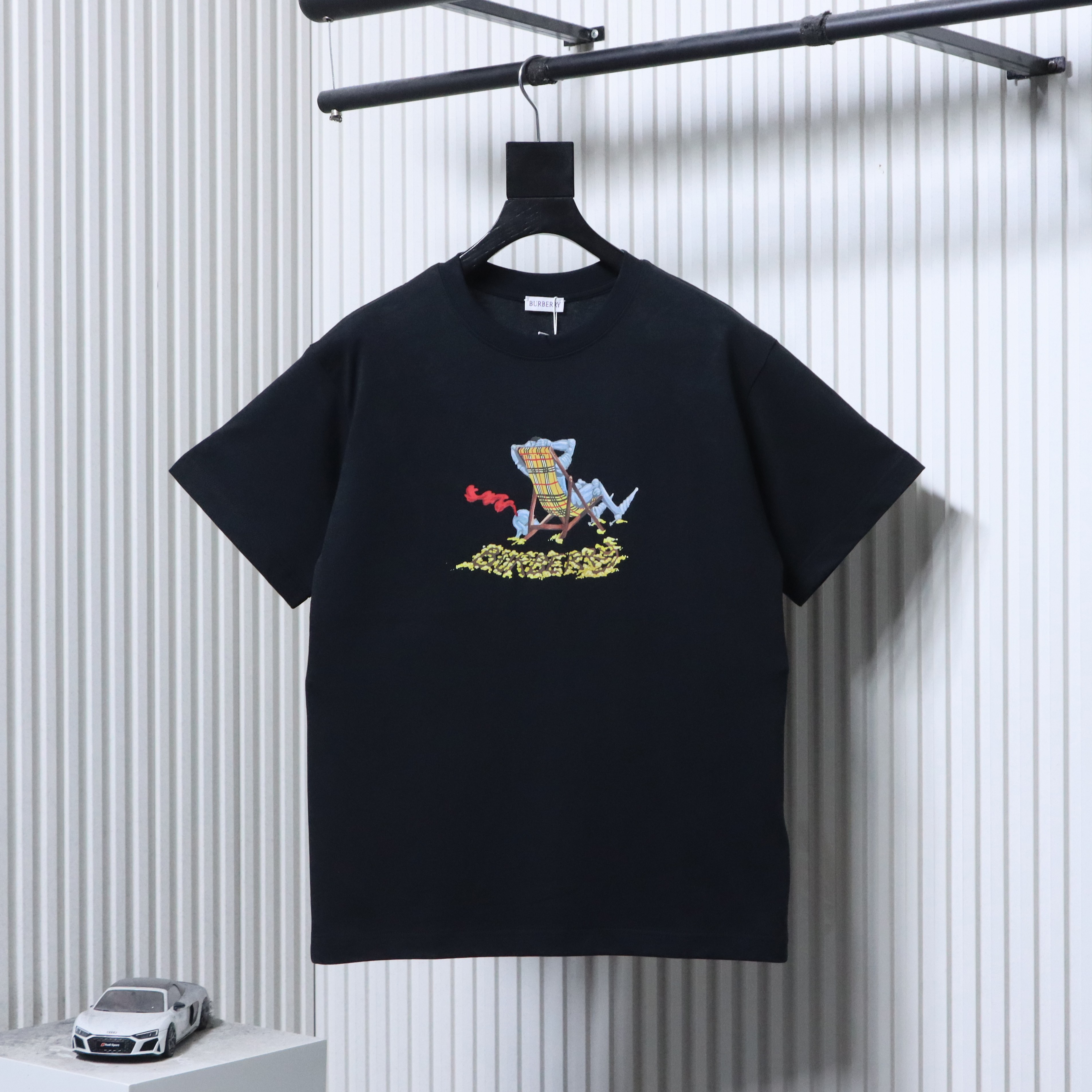 BURBERRY Beach Chair Print Short Sleeve T-Shirt Style 2