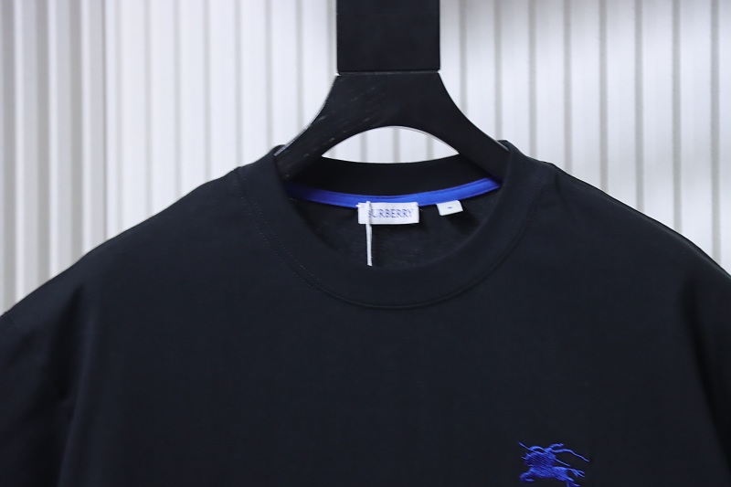 BURBERRY Blue Small Logo Equestrian Embroidery Small Logo Equestrian Embroidery Crew Neck Blue Short Sleeve T-Shirt Style 1
