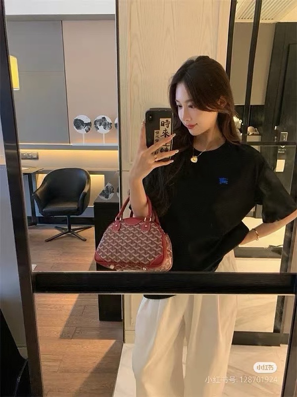 BURBERRY Blue Small Logo Equestrian Embroidery Small Logo Equestrian Embroidery Crew Neck Blue Short Sleeve T-Shirt Style 1