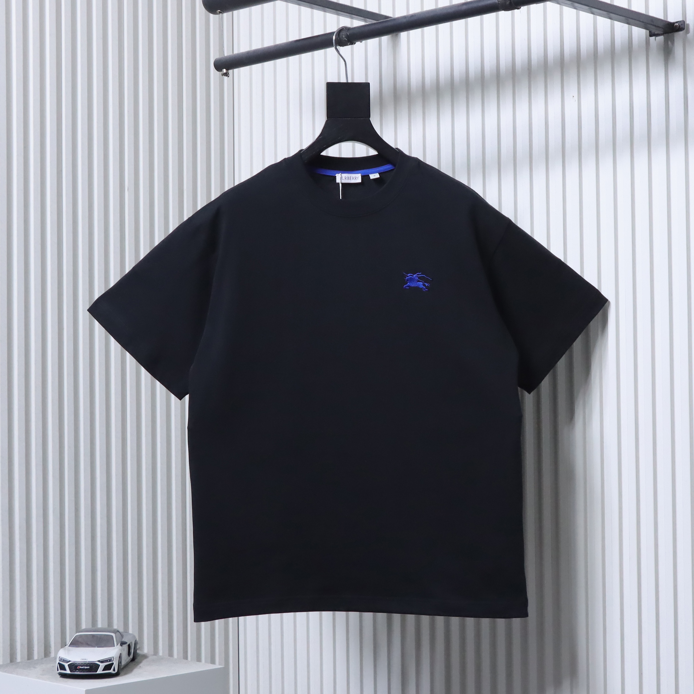 BURBERRY Blue Small Logo Equestrian Embroidery Small Logo Equestrian Embroidery Crew Neck Blue Short Sleeve T-Shirt Style 1