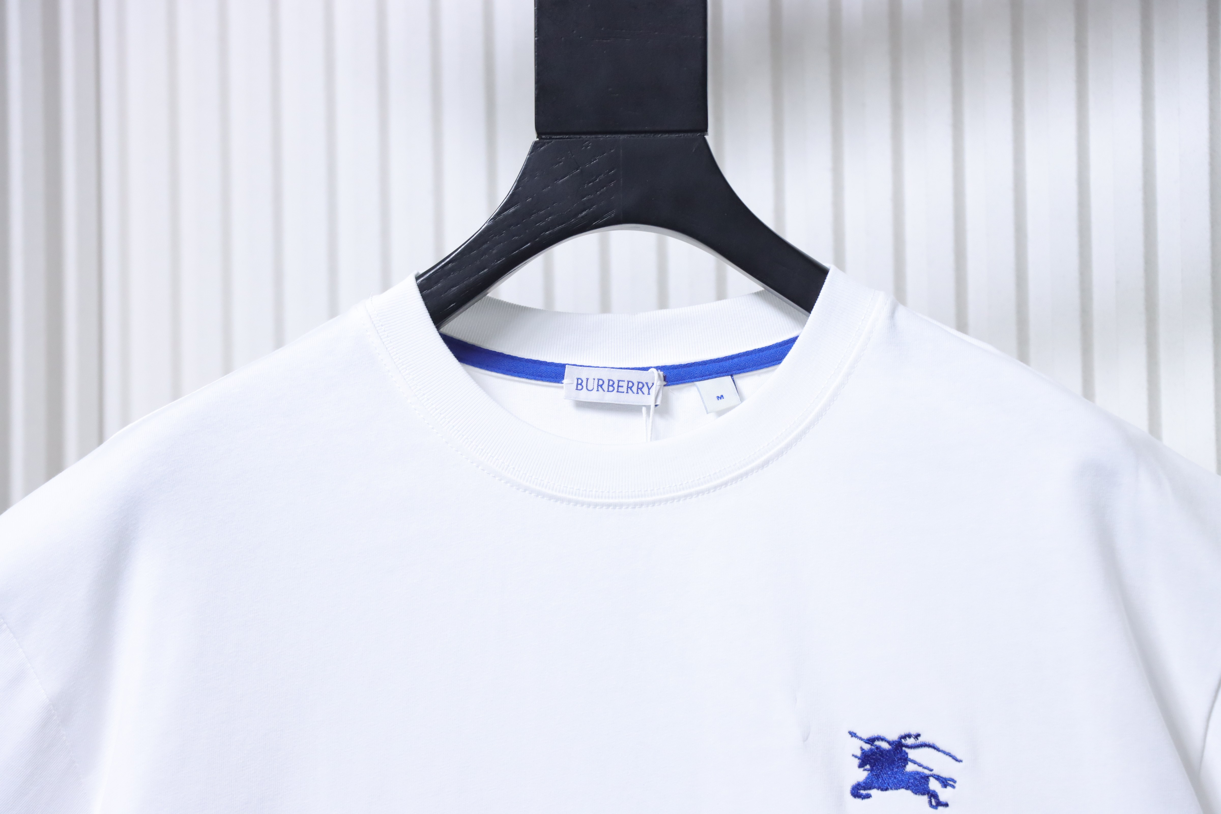 BURBERRY Blue Small Logo Equestrian Embroidery Small Logo Equestrian Embroidery Crew Neck Blue Short Sleeve T-Shirt Style 2