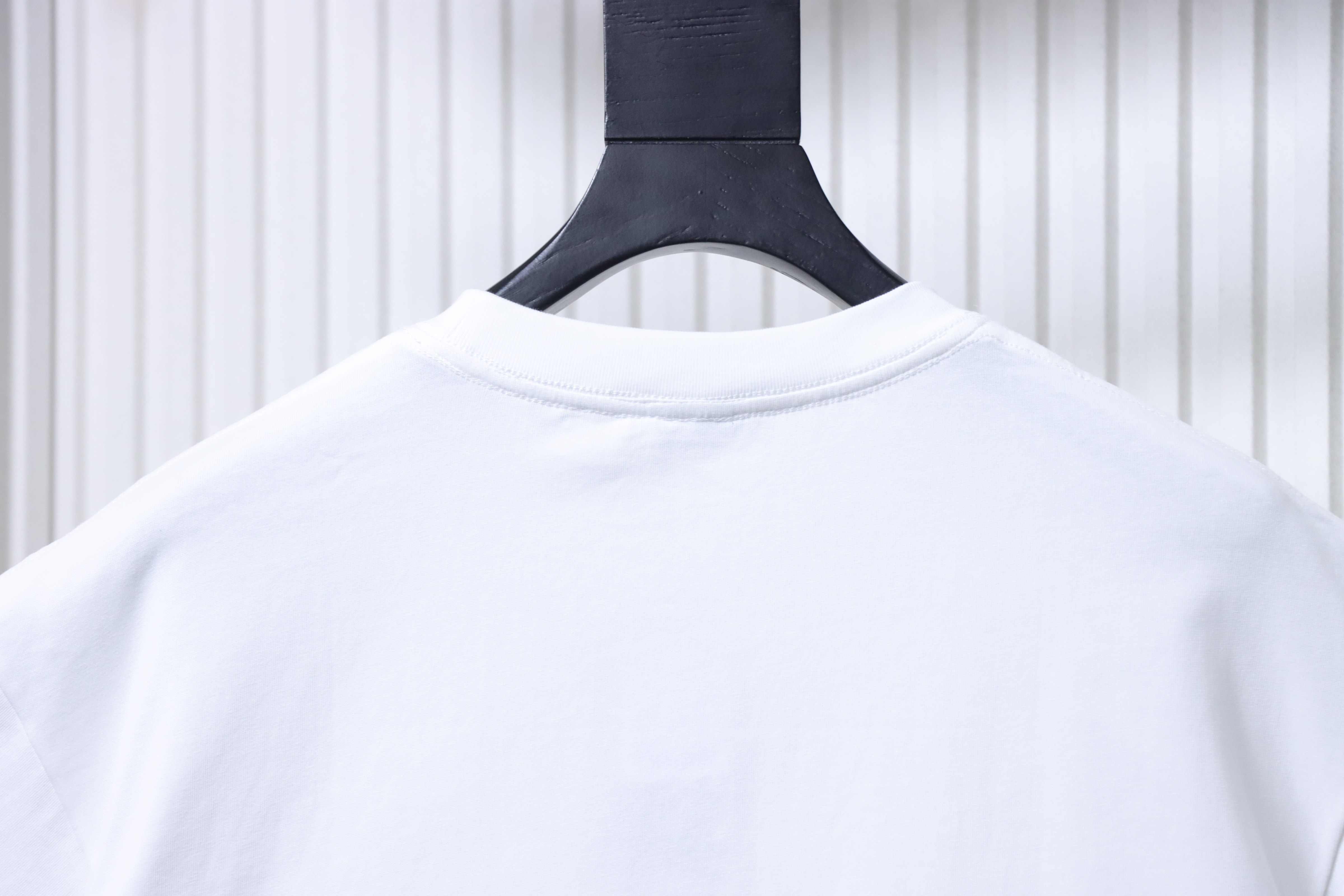 BURBERRY Blue Small Logo Equestrian Embroidery Small Logo Equestrian Embroidery Crew Neck Blue Short Sleeve T-Shirt Style 2