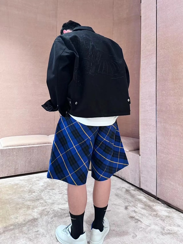 BURBERRY Check Blue Shorts