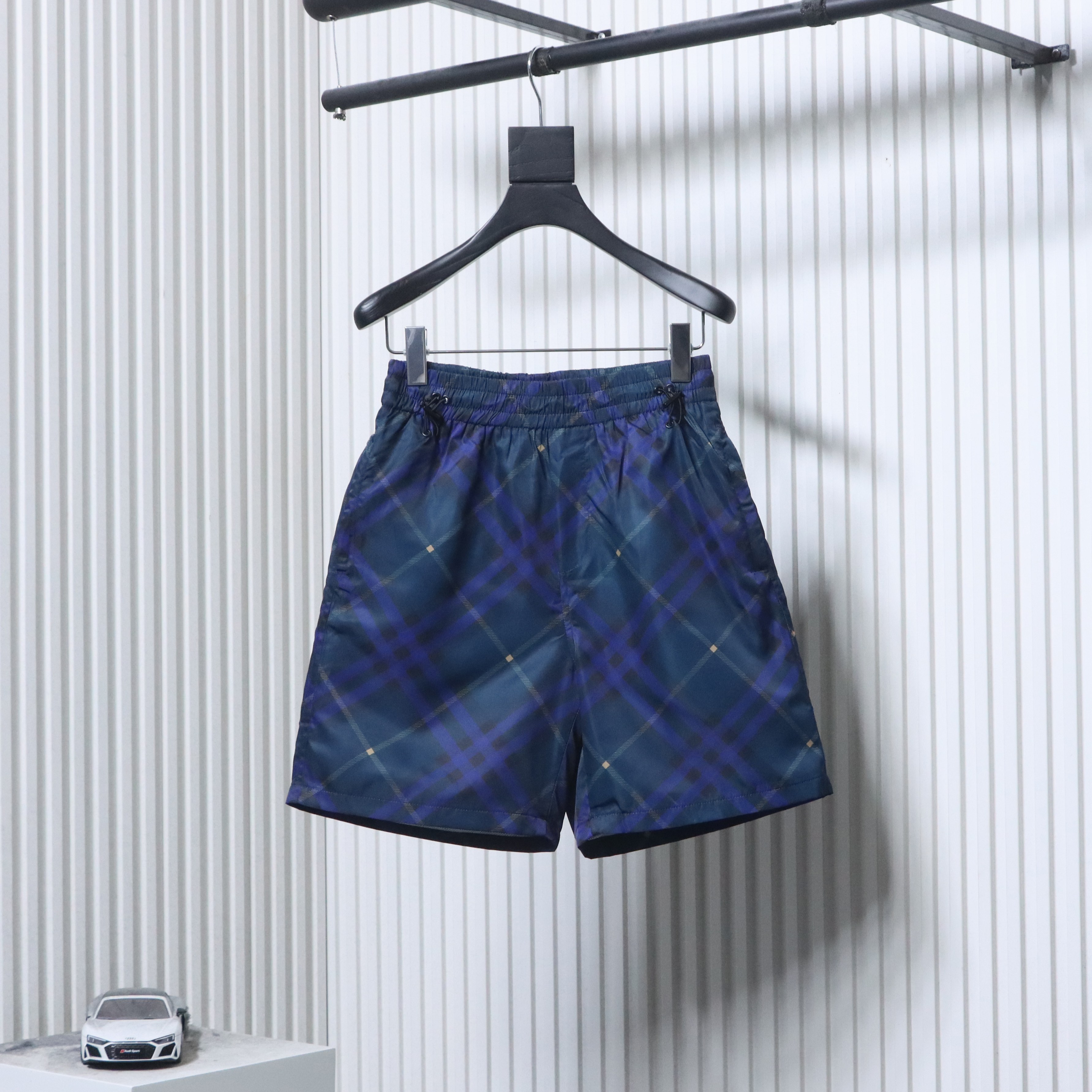 BURBERRY Check Blue Shorts