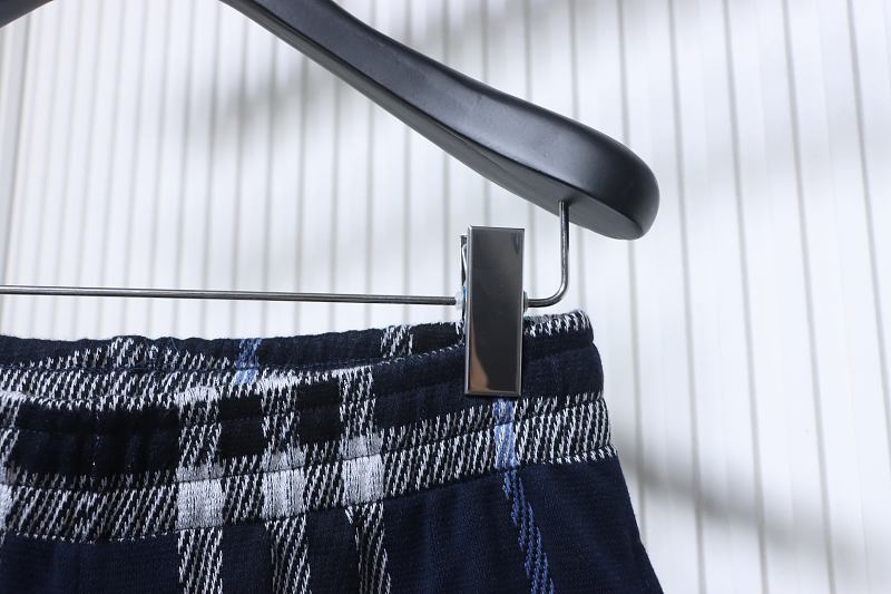BURBERRY Check Knit Shorts Style 1