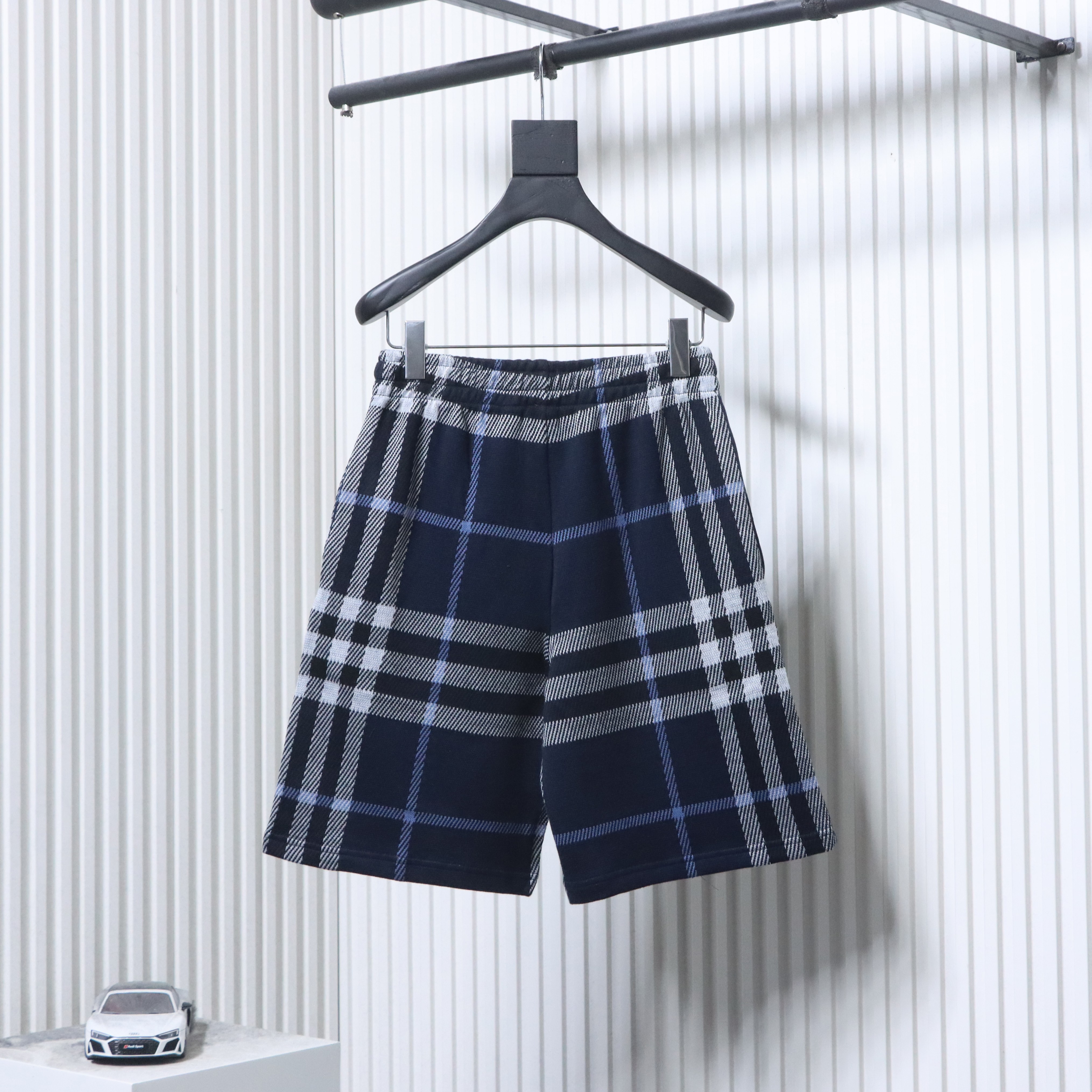 BURBERRY Check Knit Shorts Style 1