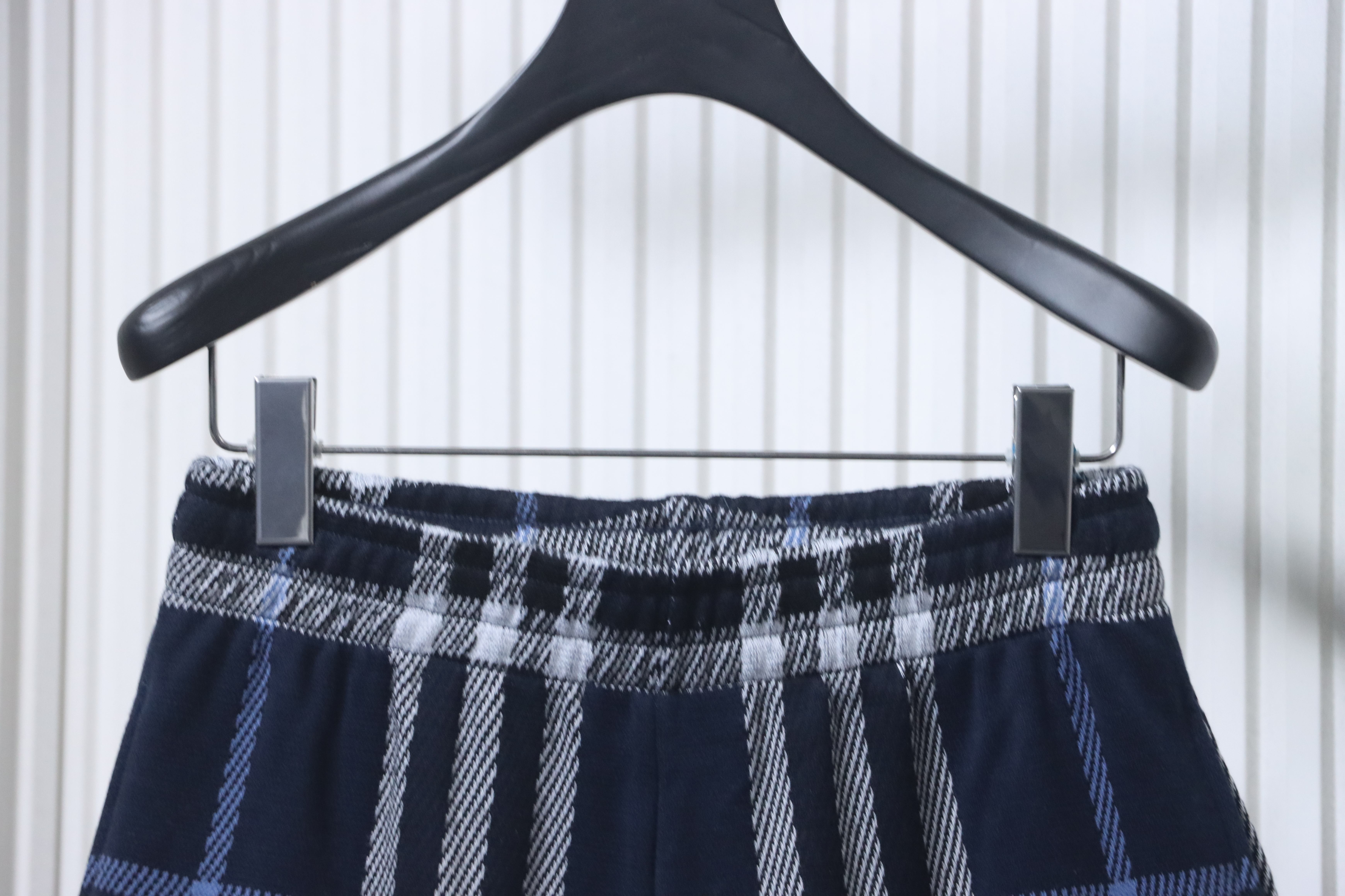 BURBERRY Check Knit Shorts Style 1