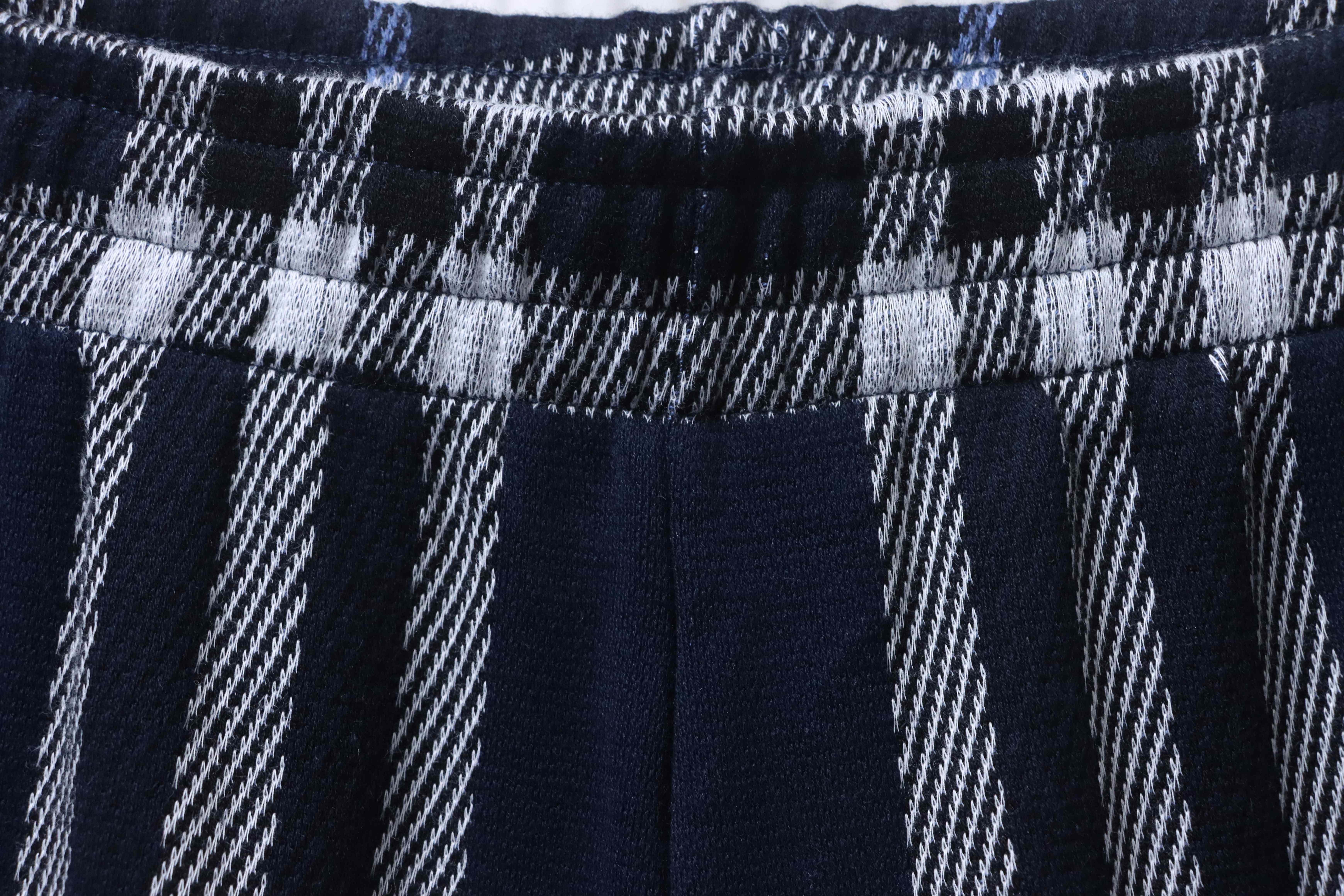 BURBERRY Check Knit Shorts Style 1