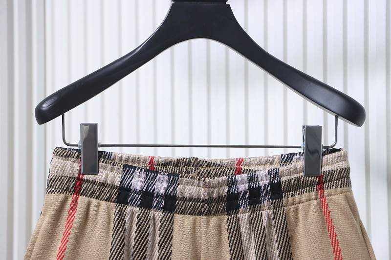 BURBERRY Check Knit Shorts Style 2