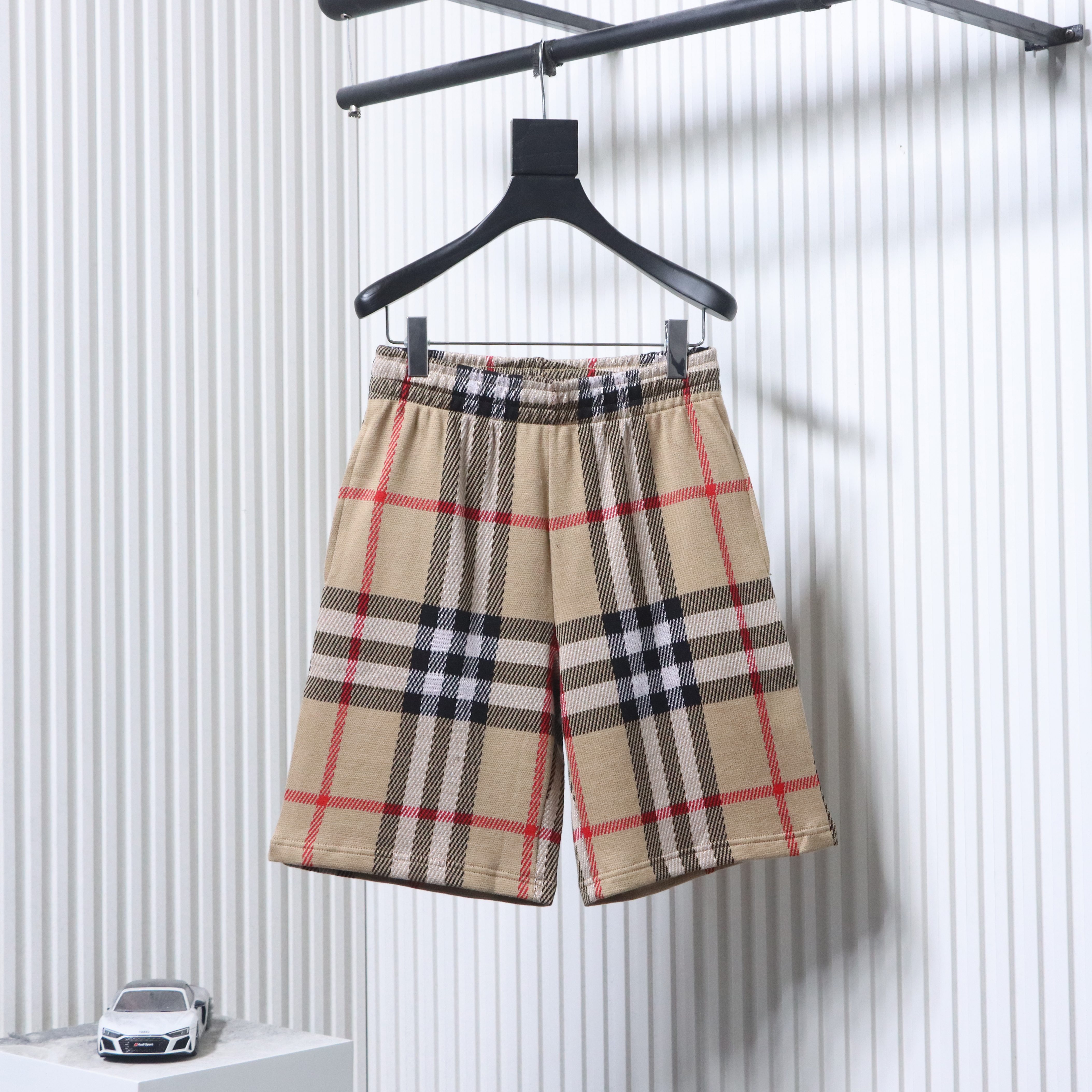 BURBERRY Check Knit Shorts Style 2