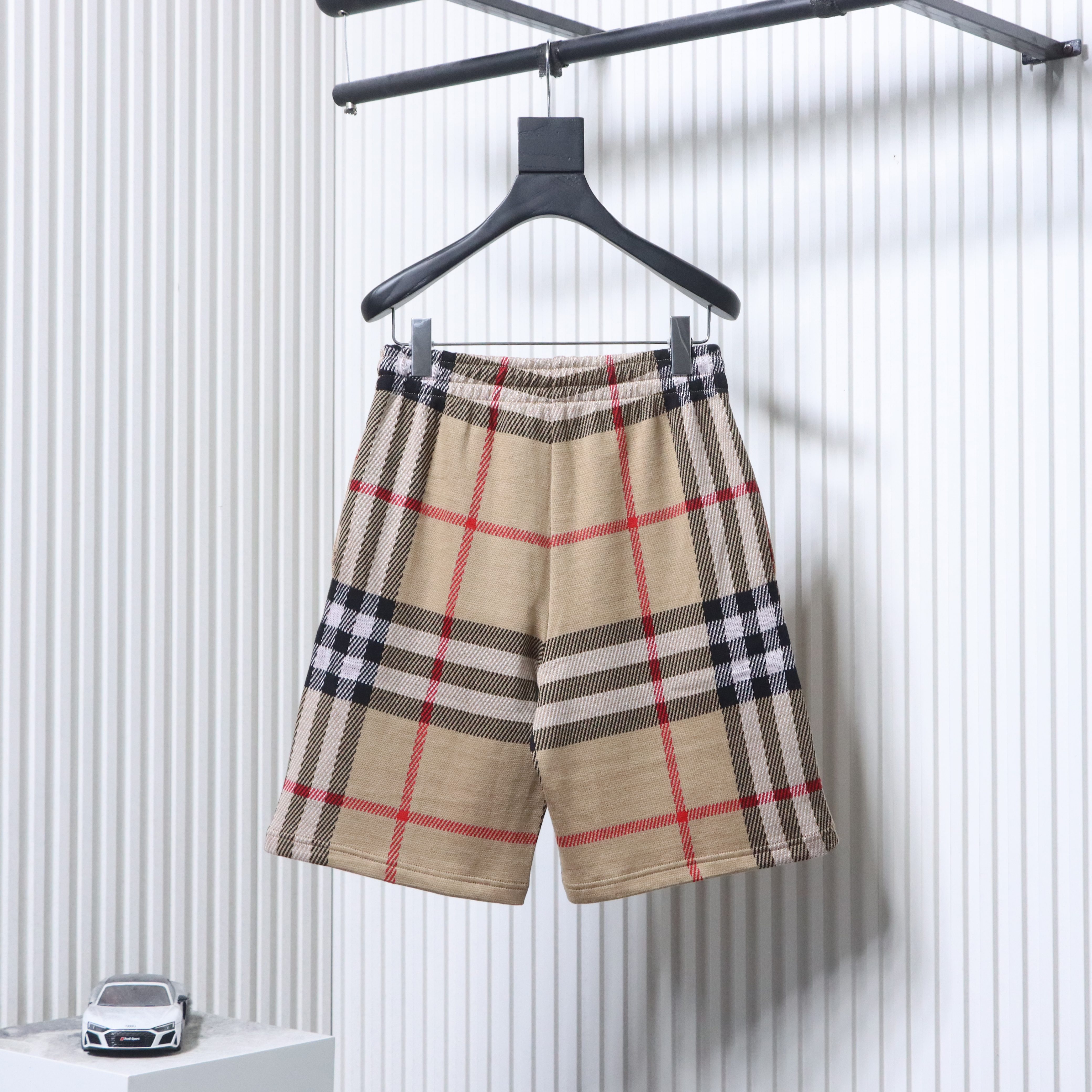BURBERRY Check Knit Shorts Style 2