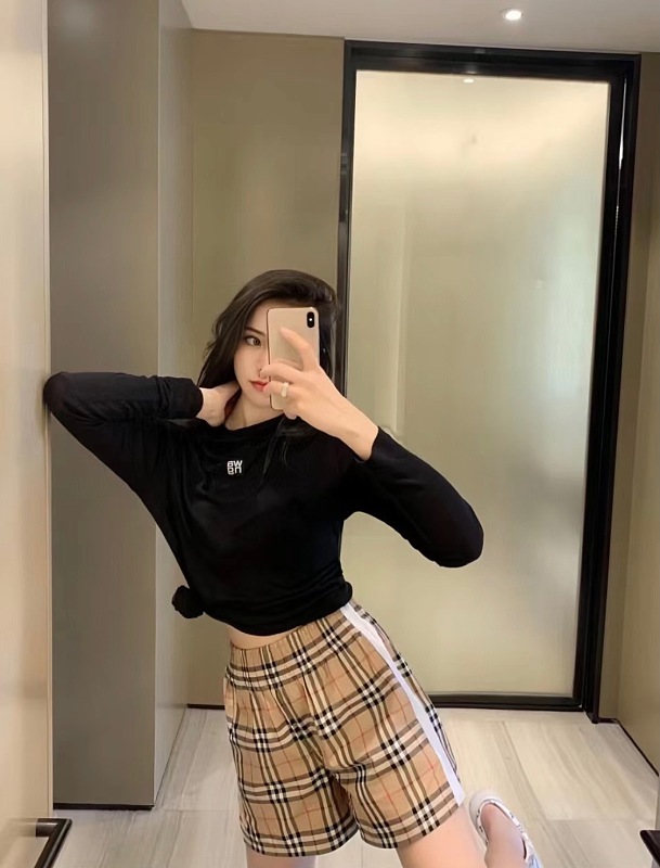 BURBERRY Check Shorts Style 1