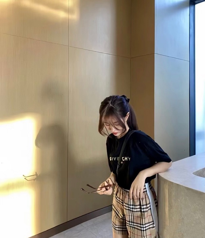 BURBERRY Check Shorts Style 1