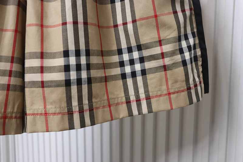 BURBERRY Check Shorts Style 2
