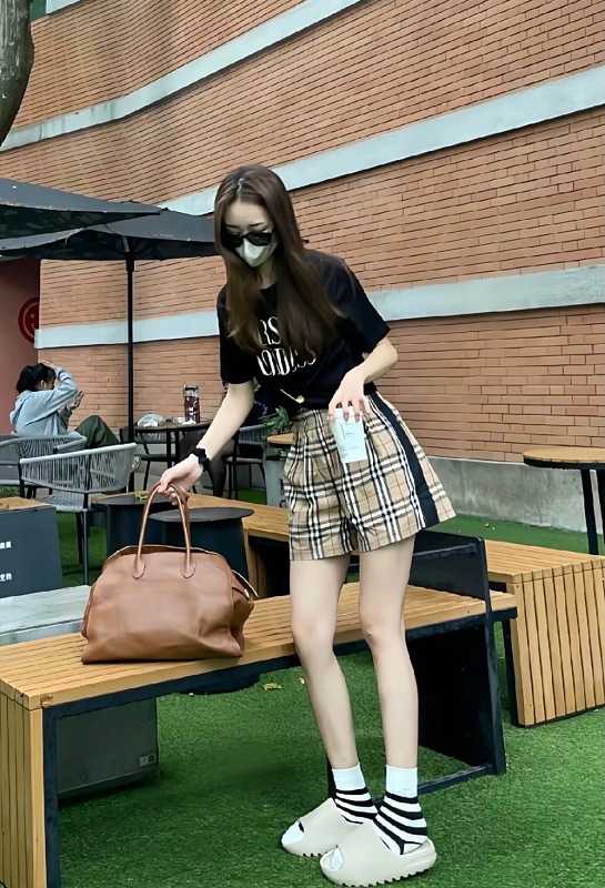 BURBERRY Check Shorts Style 2