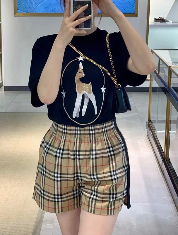 BURBERRY Check Shorts Style 2