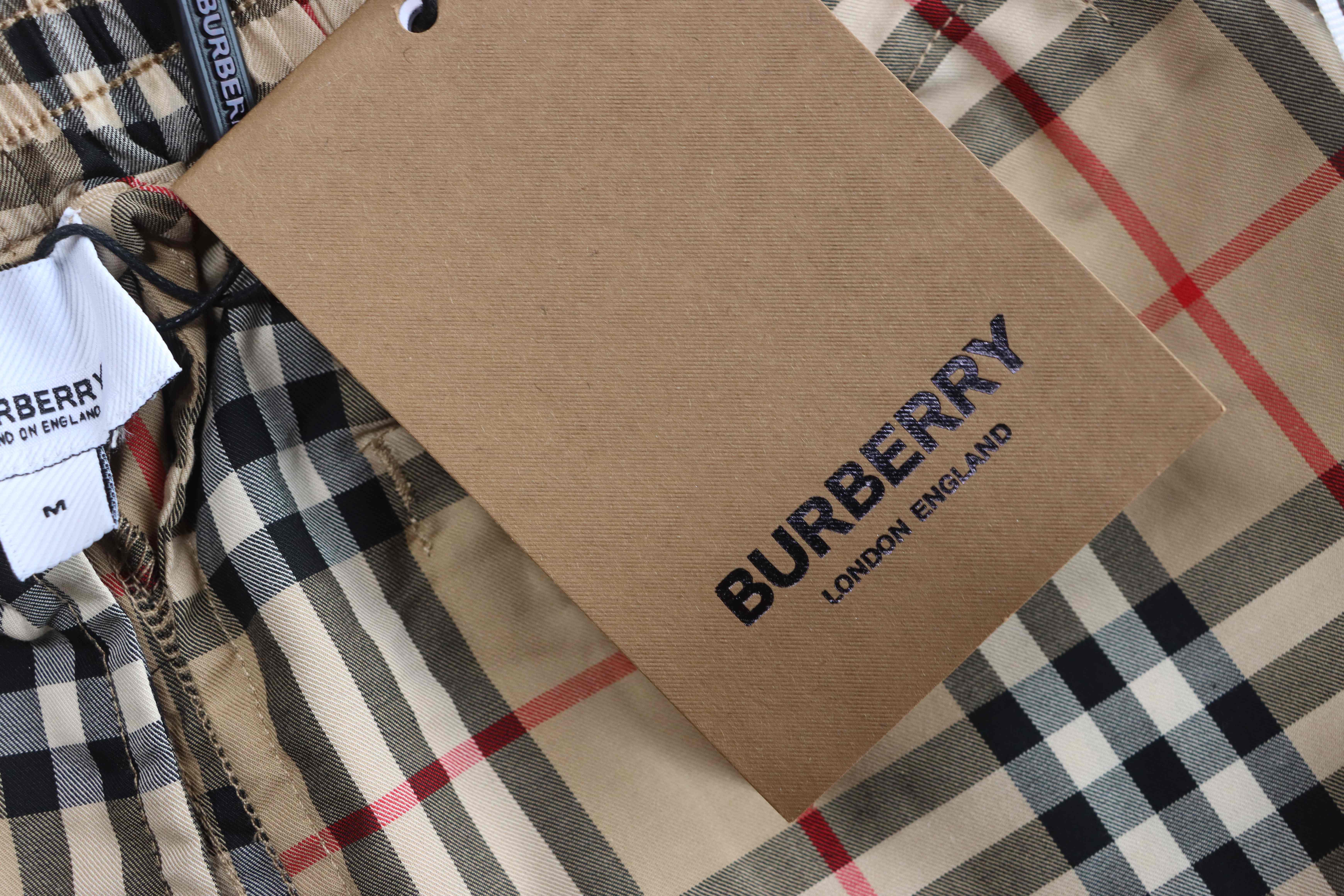 BURBERRY Check Shorts Style 2