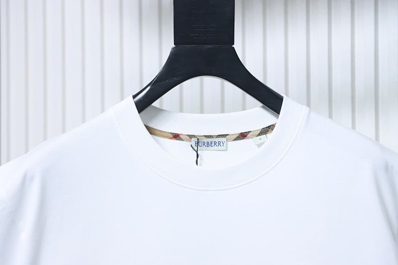 BURBERRY Check Trim Equestrian Embroidery Short Sleeve T-Shirt Style 1
