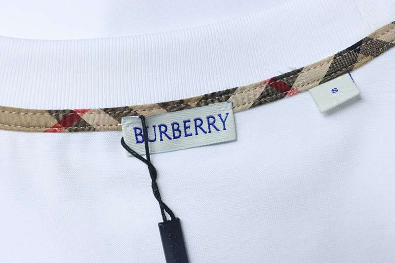 BURBERRY Check Trim Equestrian Embroidery Short Sleeve T-Shirt Style 1