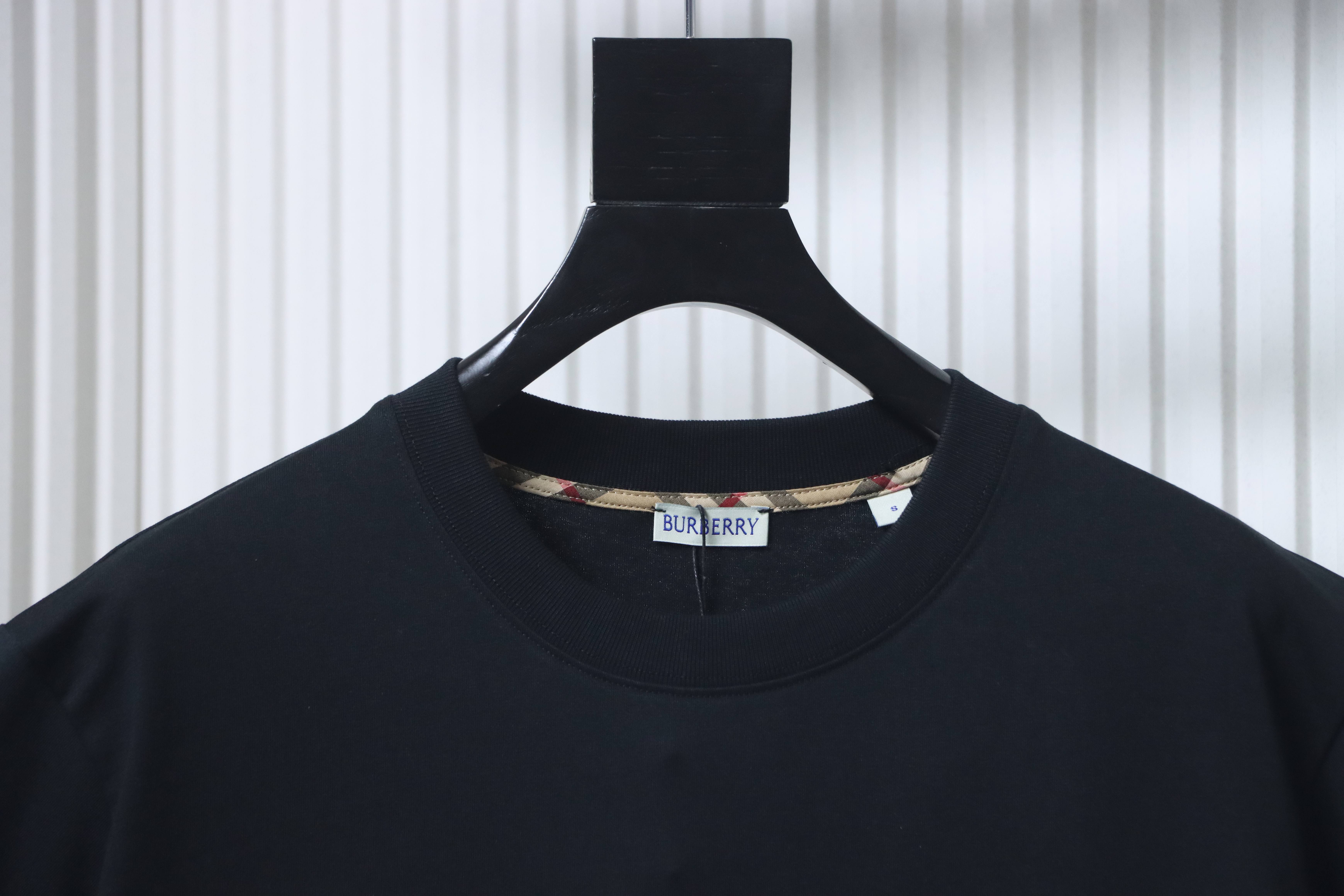BURBERRY Check Trim Equestrian Embroidery Short Sleeve T-Shirt Style 2