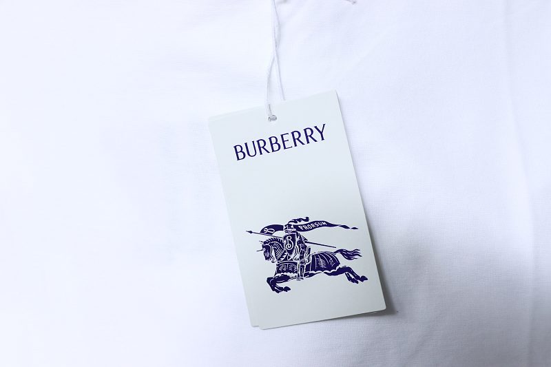 BURBERRY Chest Check Equestrian Embroidery Short Sleeve T-Shirt Style 1