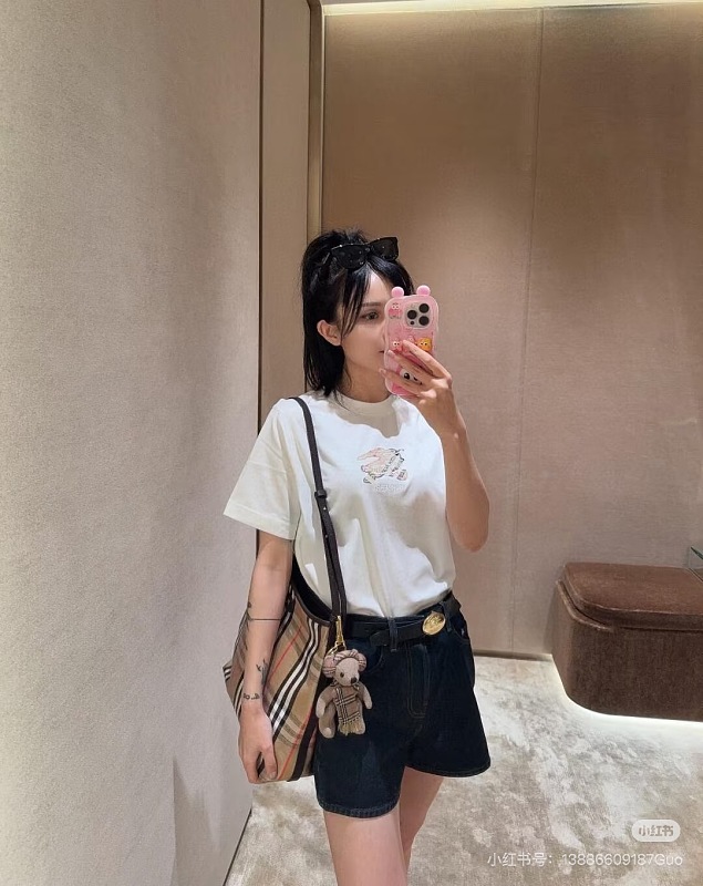 BURBERRY Chest Check Equestrian Embroidery Short Sleeve T-Shirt Style 1