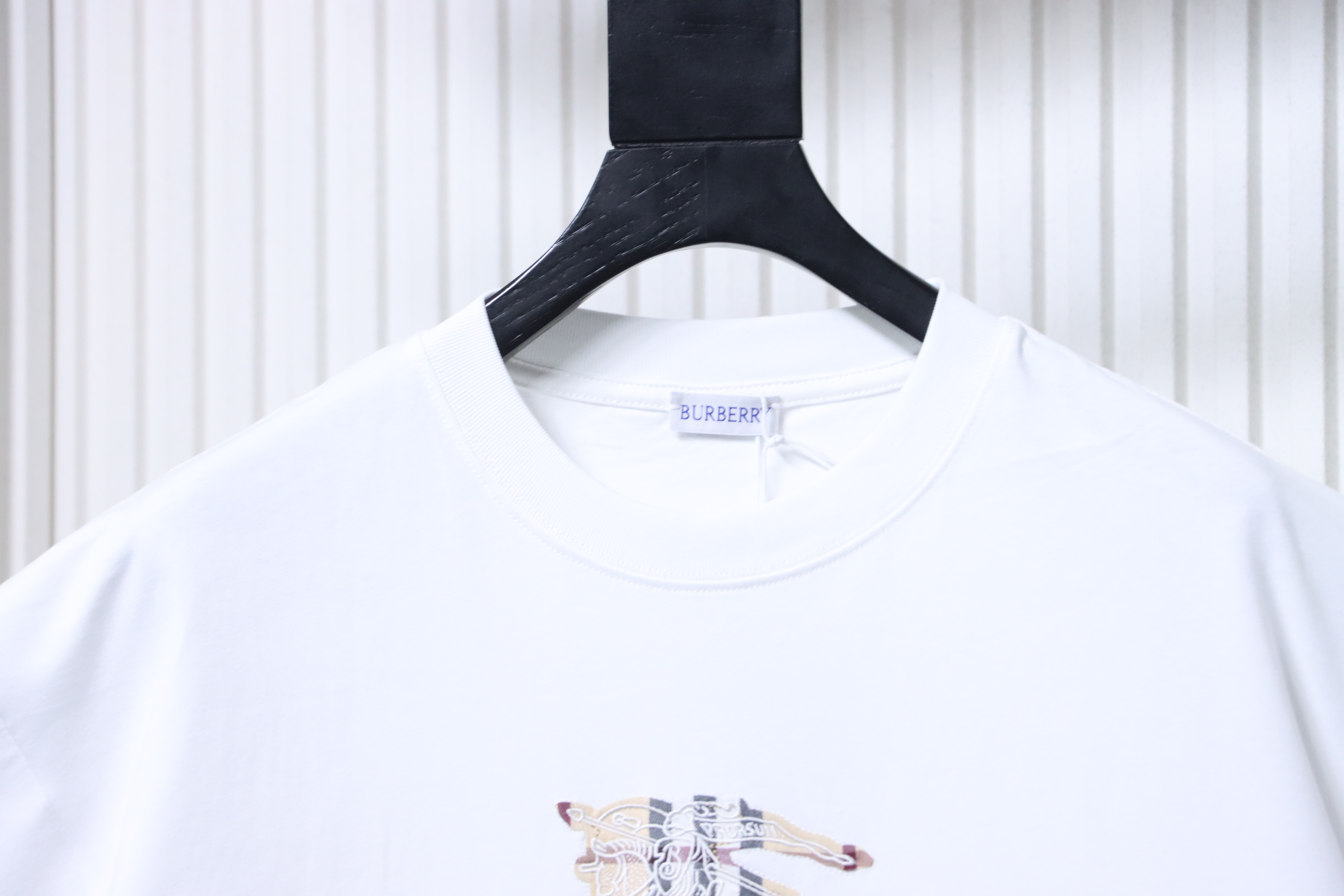 BURBERRY Chest Check Equestrian Embroidery Short Sleeve T-Shirt Style 1