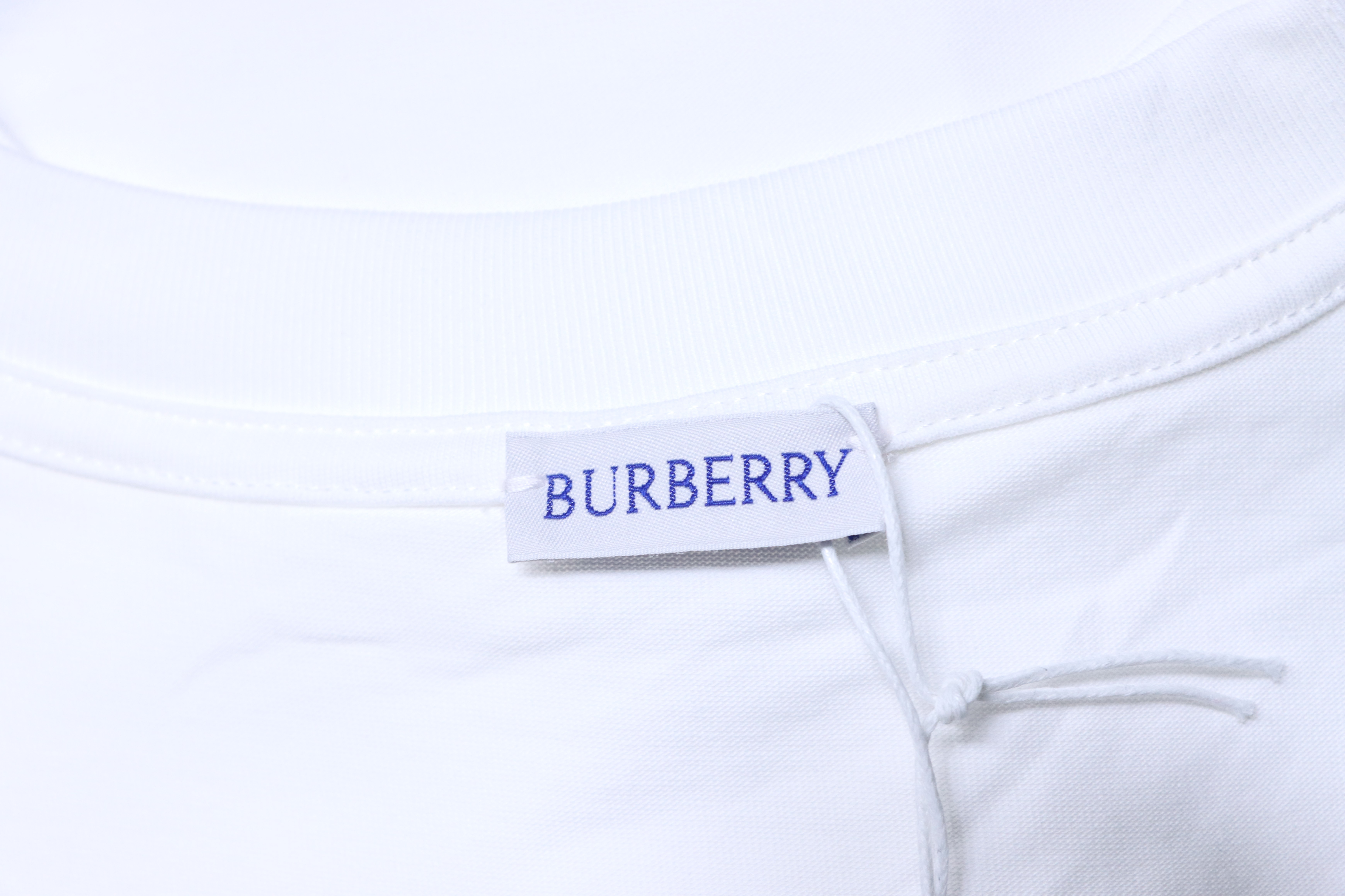 BURBERRY Chest Check Equestrian Embroidery Short Sleeve T-Shirt Style 1