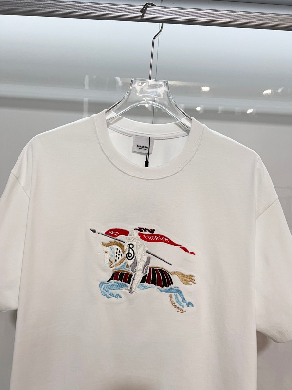 BURBERRY Chest Check Equestrian Embroidery Short Sleeve T-Shirt Style 3