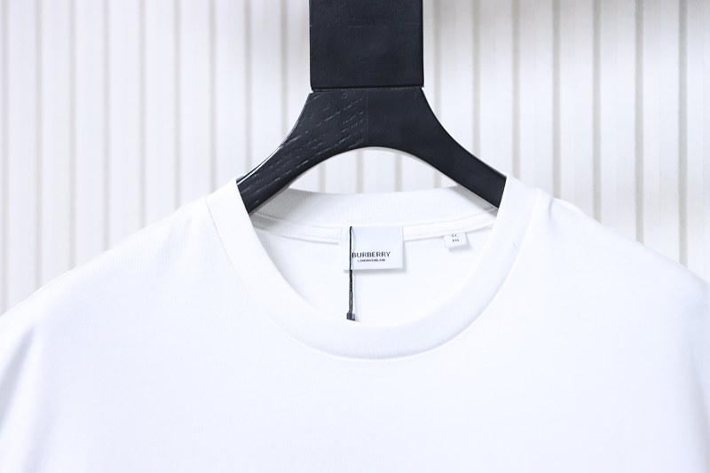 BURBERRY Classic Metal Equestrian Logo Crew Neck Short Sleeve T-Shirt Style 1
