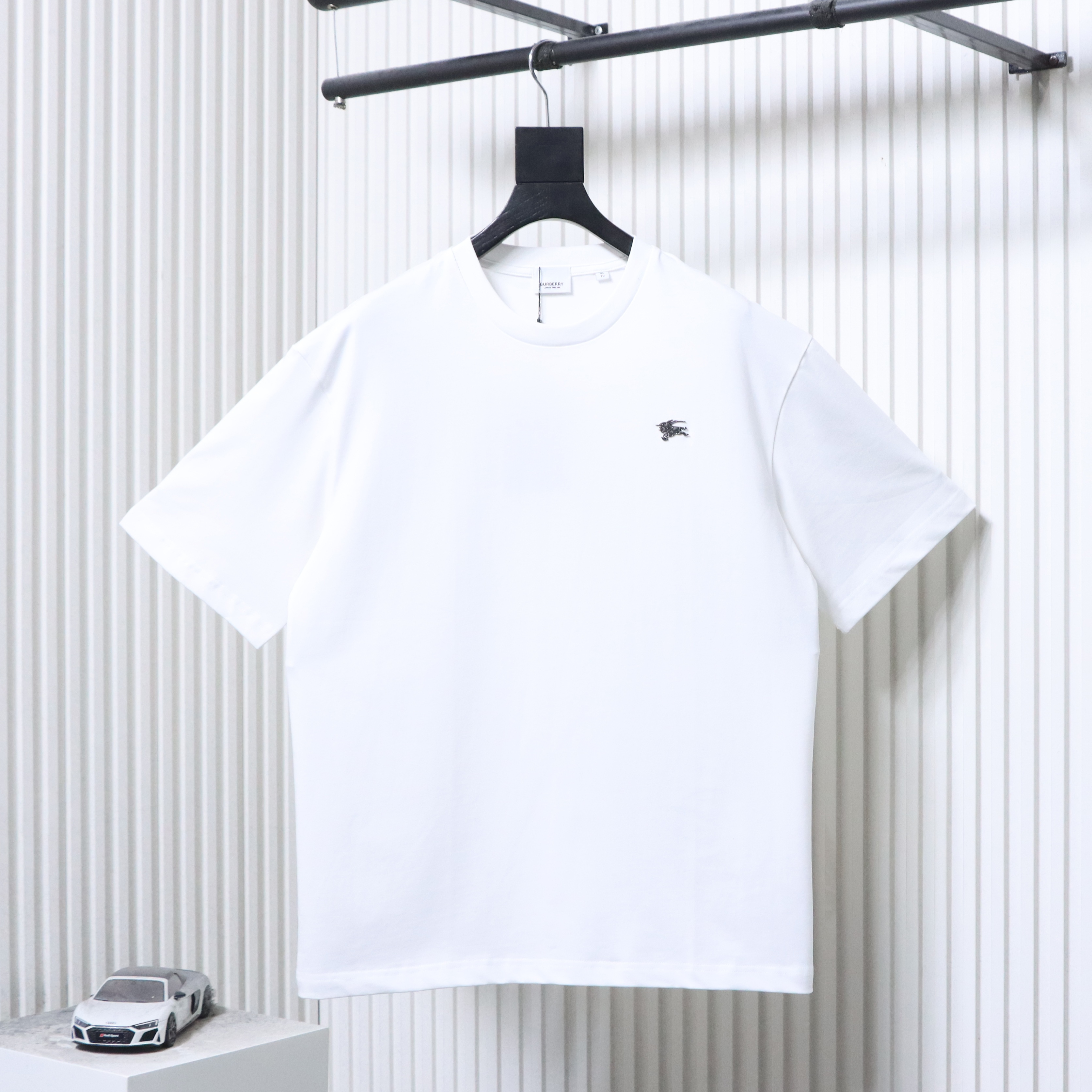 BURBERRY Classic Metal Equestrian Logo Crew Neck Short Sleeve T-Shirt Style 1