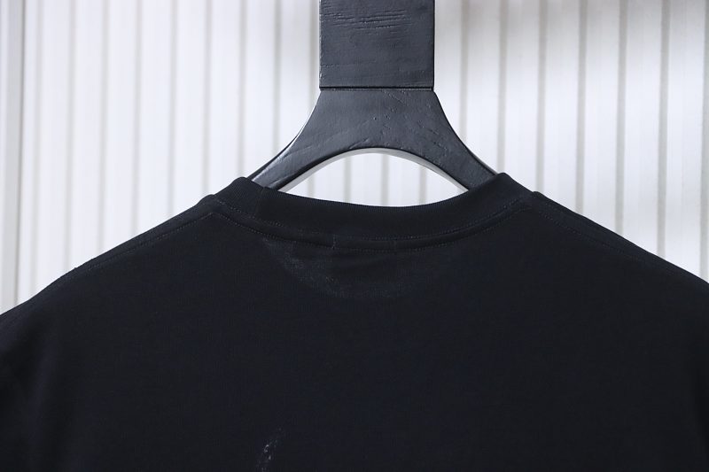 BURBERRY Classic Metal Equestrian Logo Crew Neck Short Sleeve T-Shirt Style 2