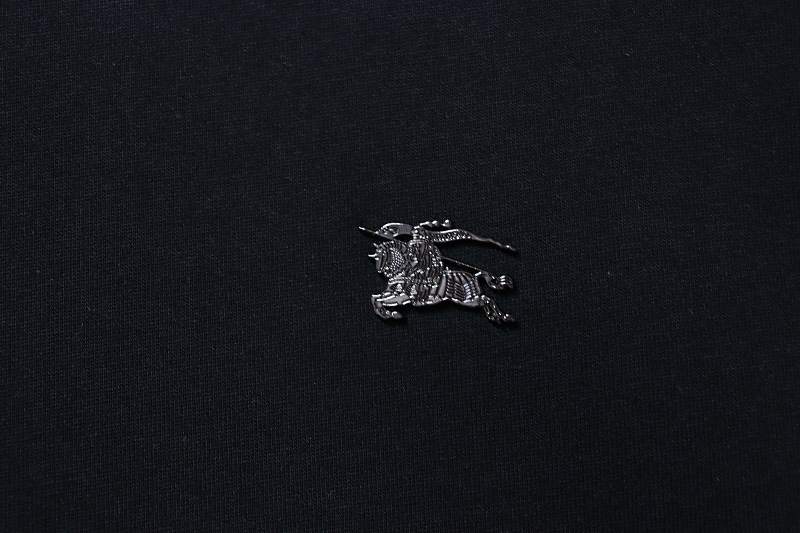BURBERRY Classic Metal Equestrian Logo Crew Neck Short Sleeve T-Shirt Style 2