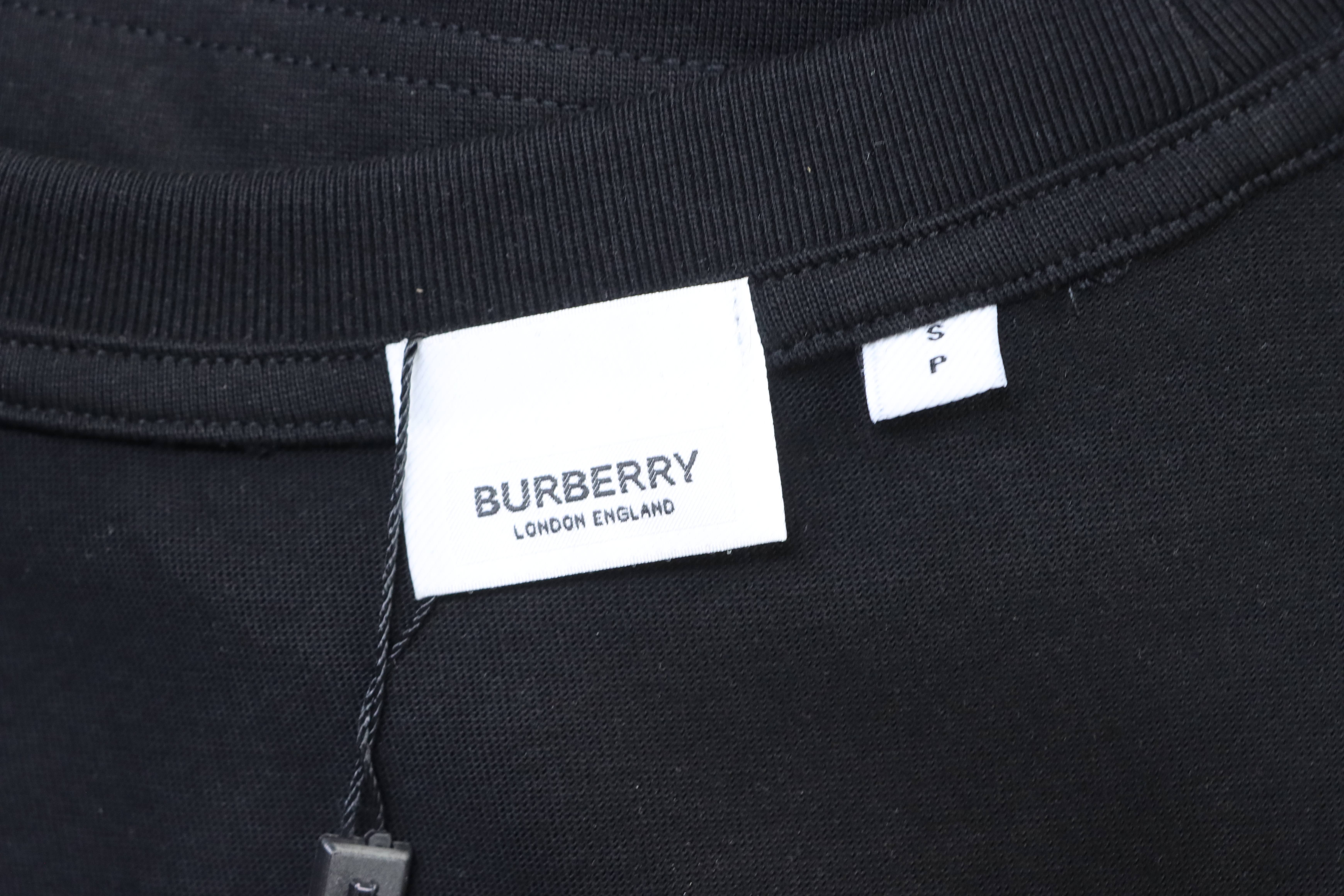 BURBERRY Classic Metal Equestrian Logo Crew Neck Short Sleeve T-Shirt Style 2