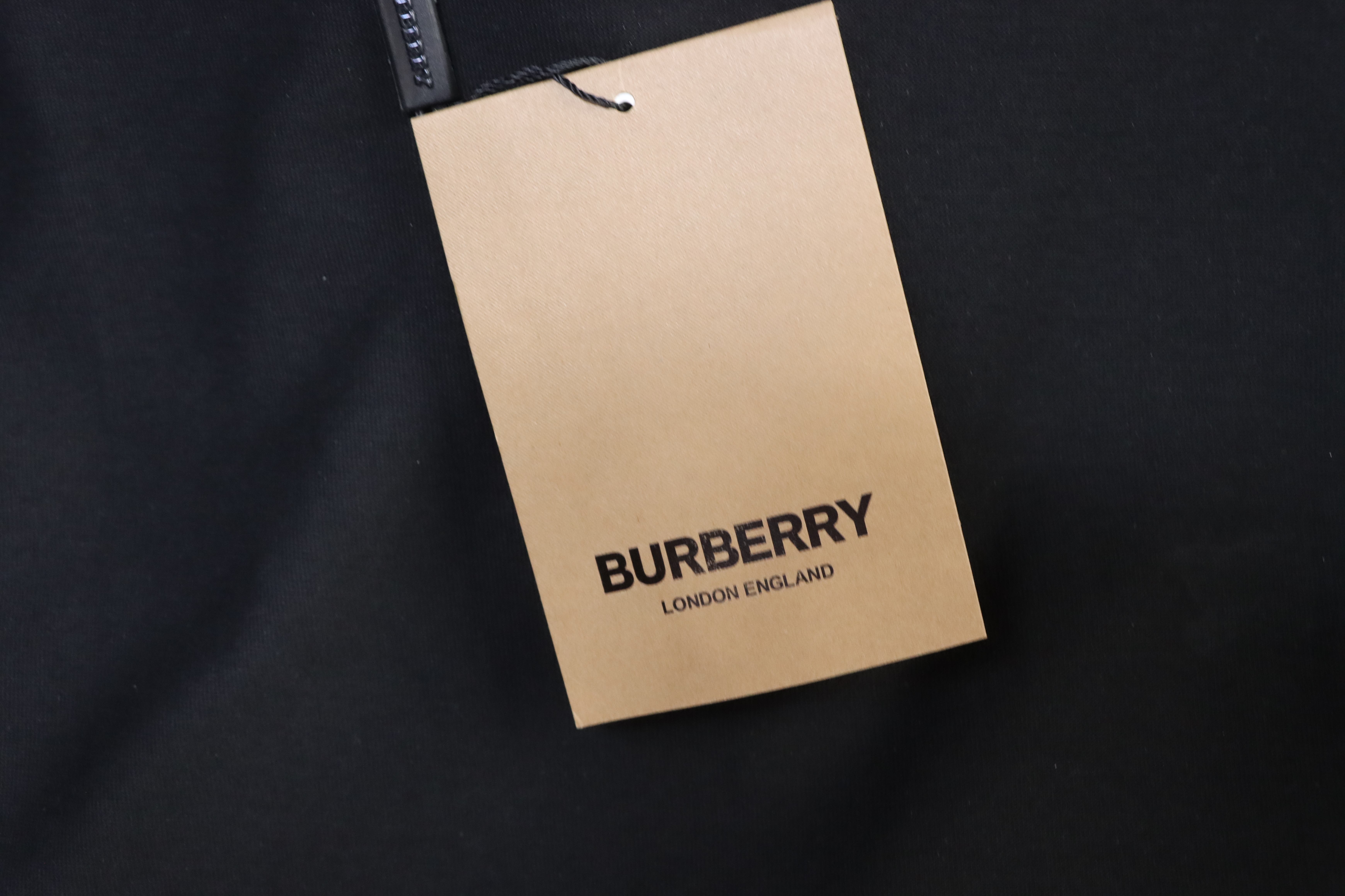 BURBERRY Classic Metal Equestrian Logo Crew Neck Short Sleeve T-Shirt Style 2