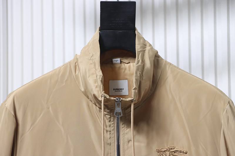 BURBERRY Equestrian Collar Jacket Style 2