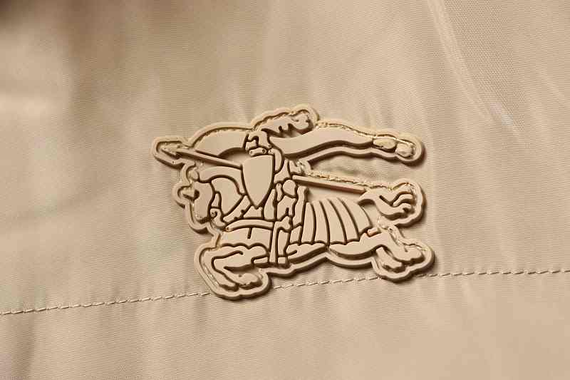 BURBERRY Equestrian Collar Jacket Style 2