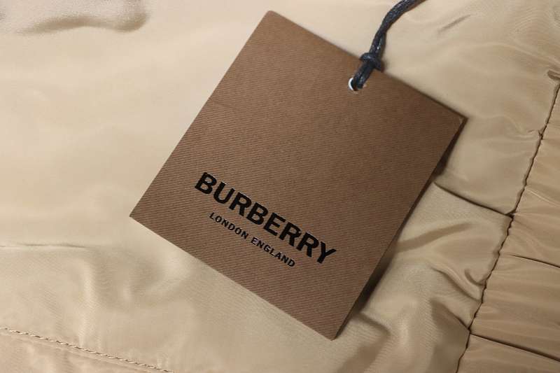 BURBERRY Equestrian Collar Jacket Style 2