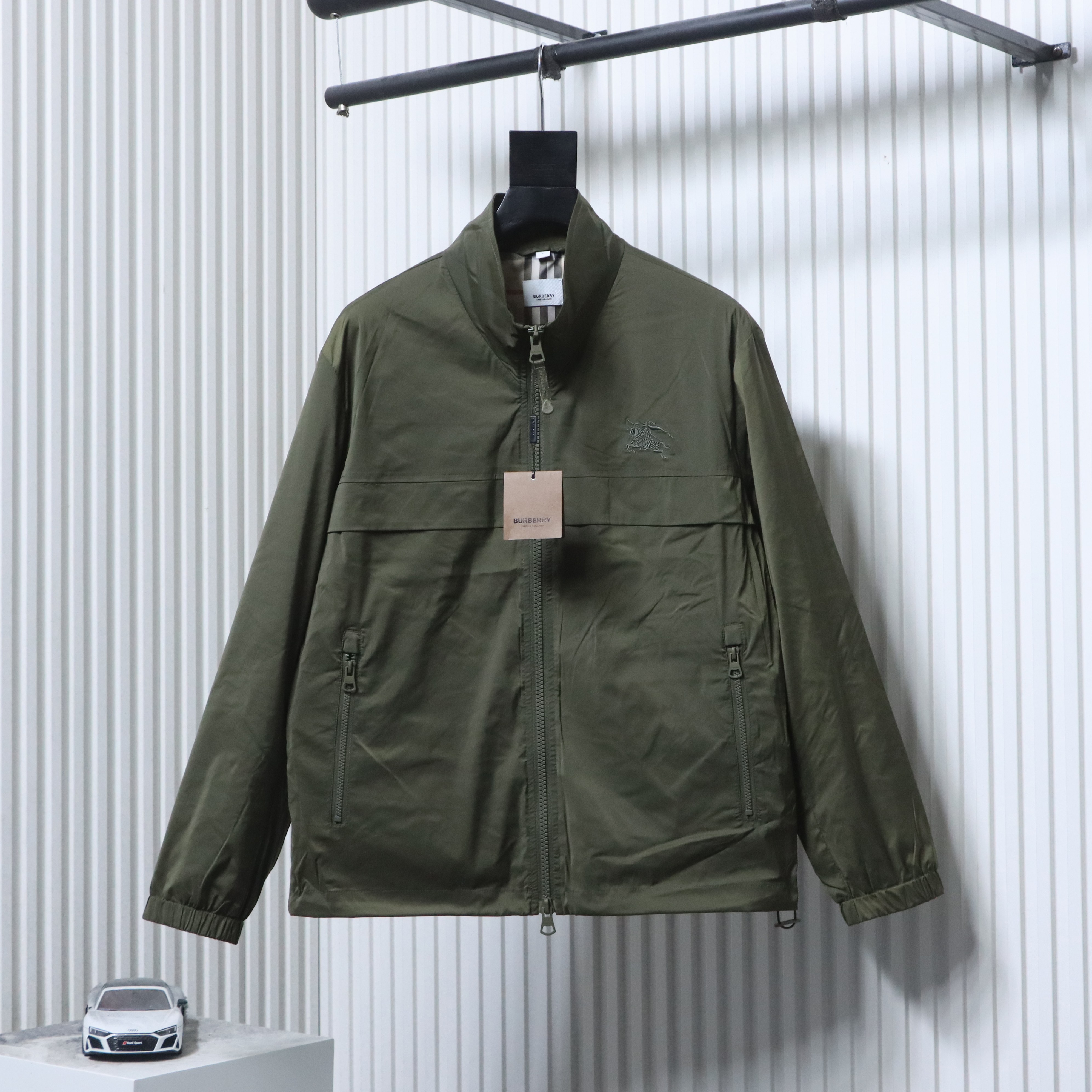 BURBERRY Equestrian Embroidery Collar Jacket Style 2