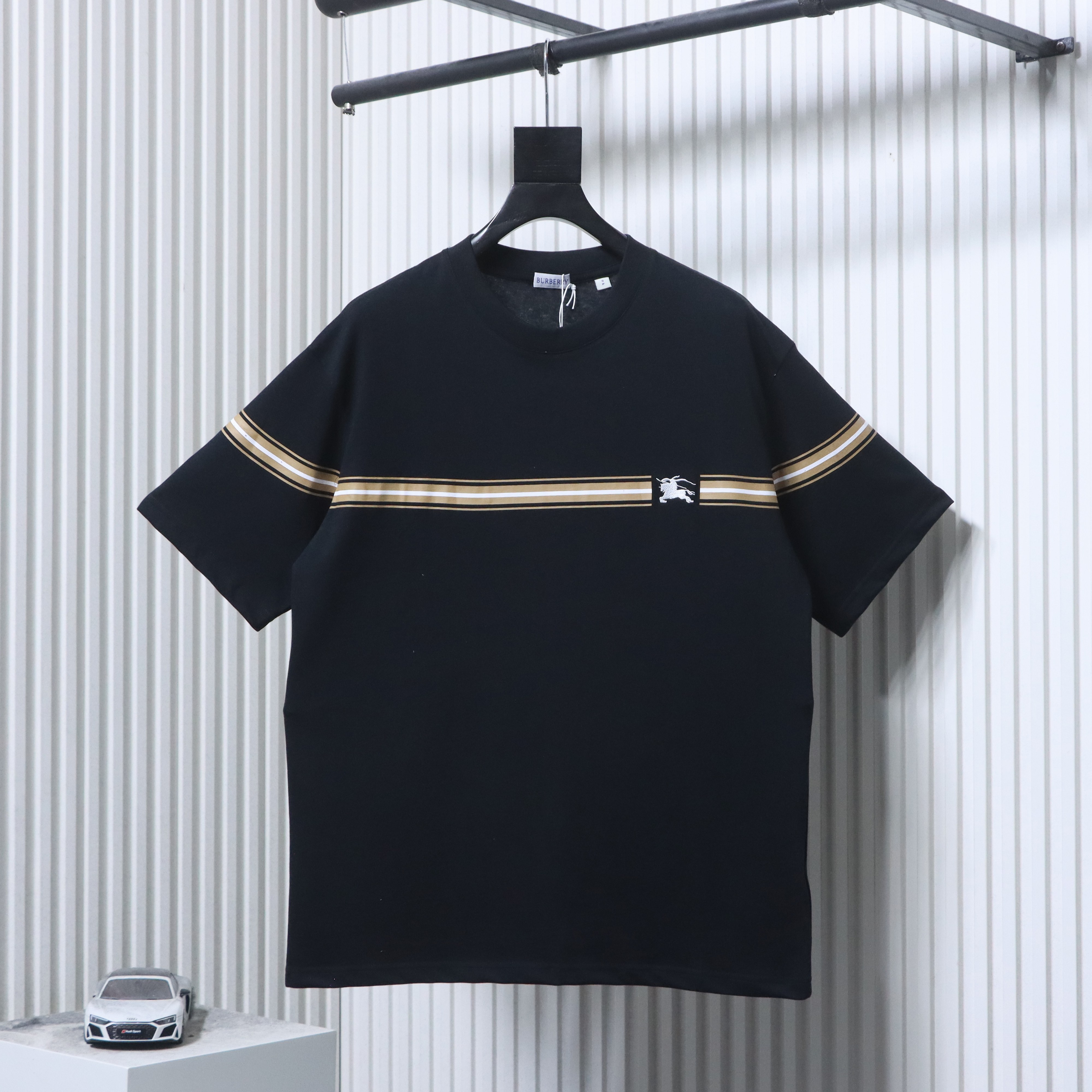 BURBERRY Equestrian Embroidery Print Short Sleeve T-Shirt Style 2