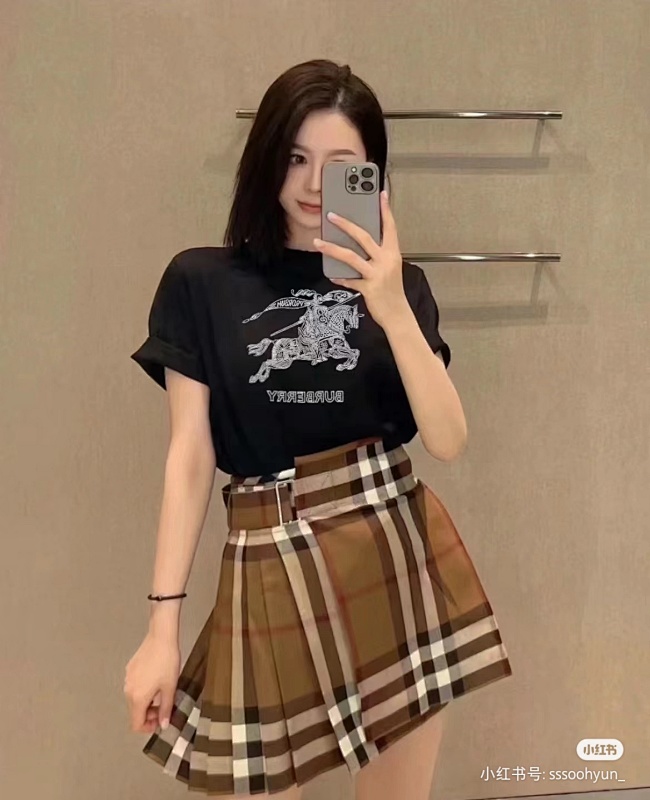 BURBERRY Equestrian Knight Embroidery Logo Short Sleeve T-Shirt