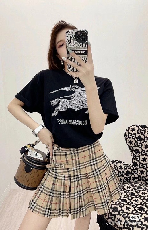 BURBERRY Equestrian Knight Embroidery Logo Short Sleeve T-Shirt