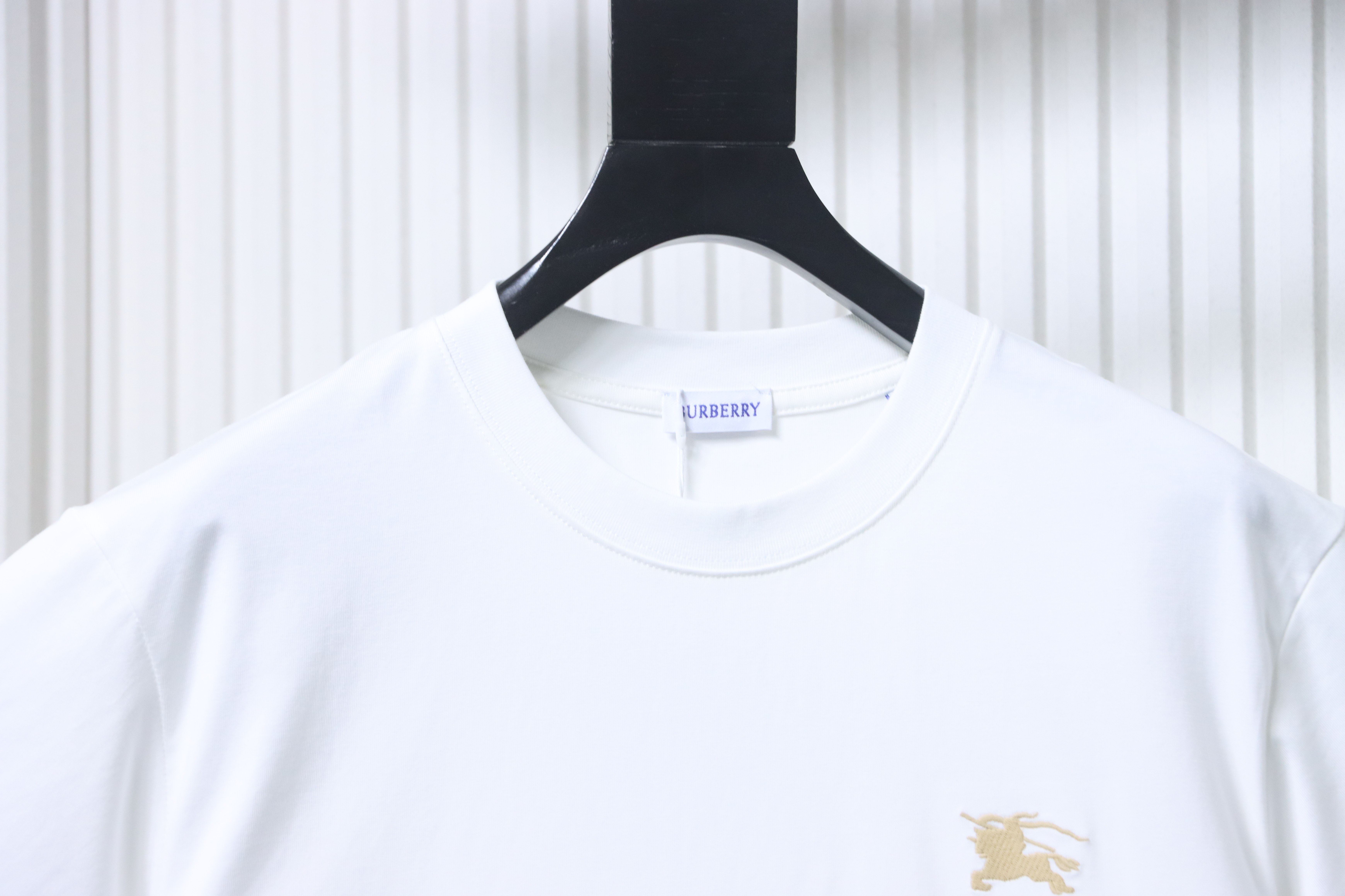BURBERRY Equestrian Knight Short Sleeve T-Shirt Style 2