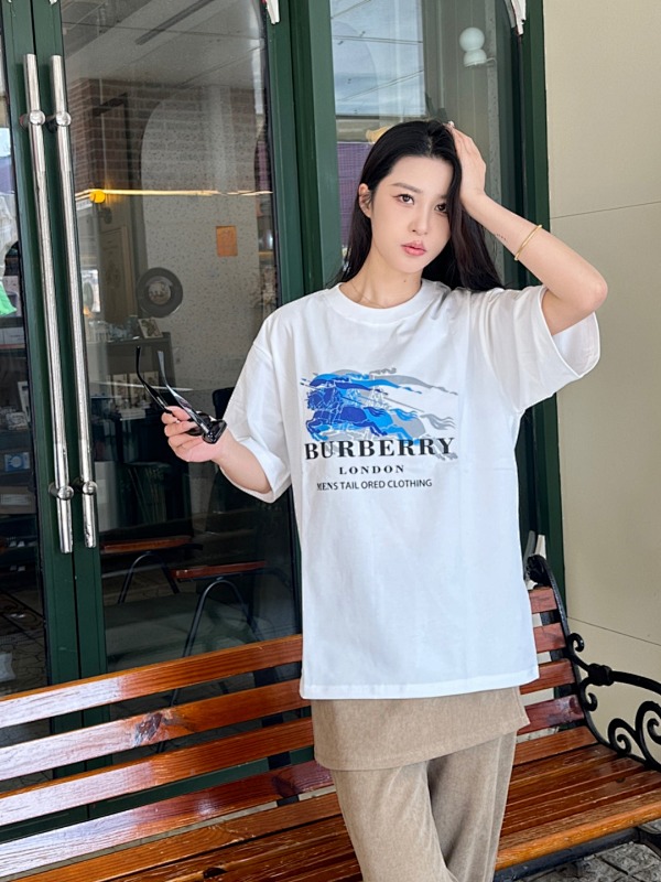 BURBERRY Equestrian Print Short Sleeve T-Shirt Style 1
