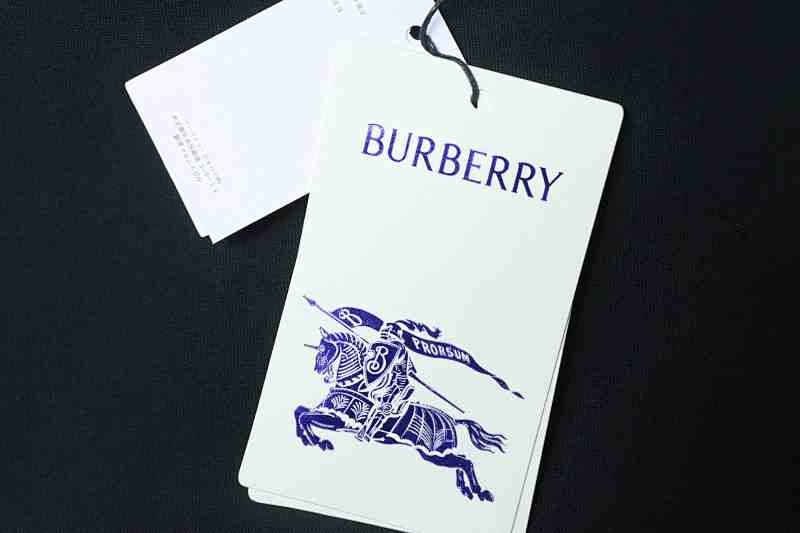 BURBERRY Equestrian Print Short Sleeve T-Shirt Style 2