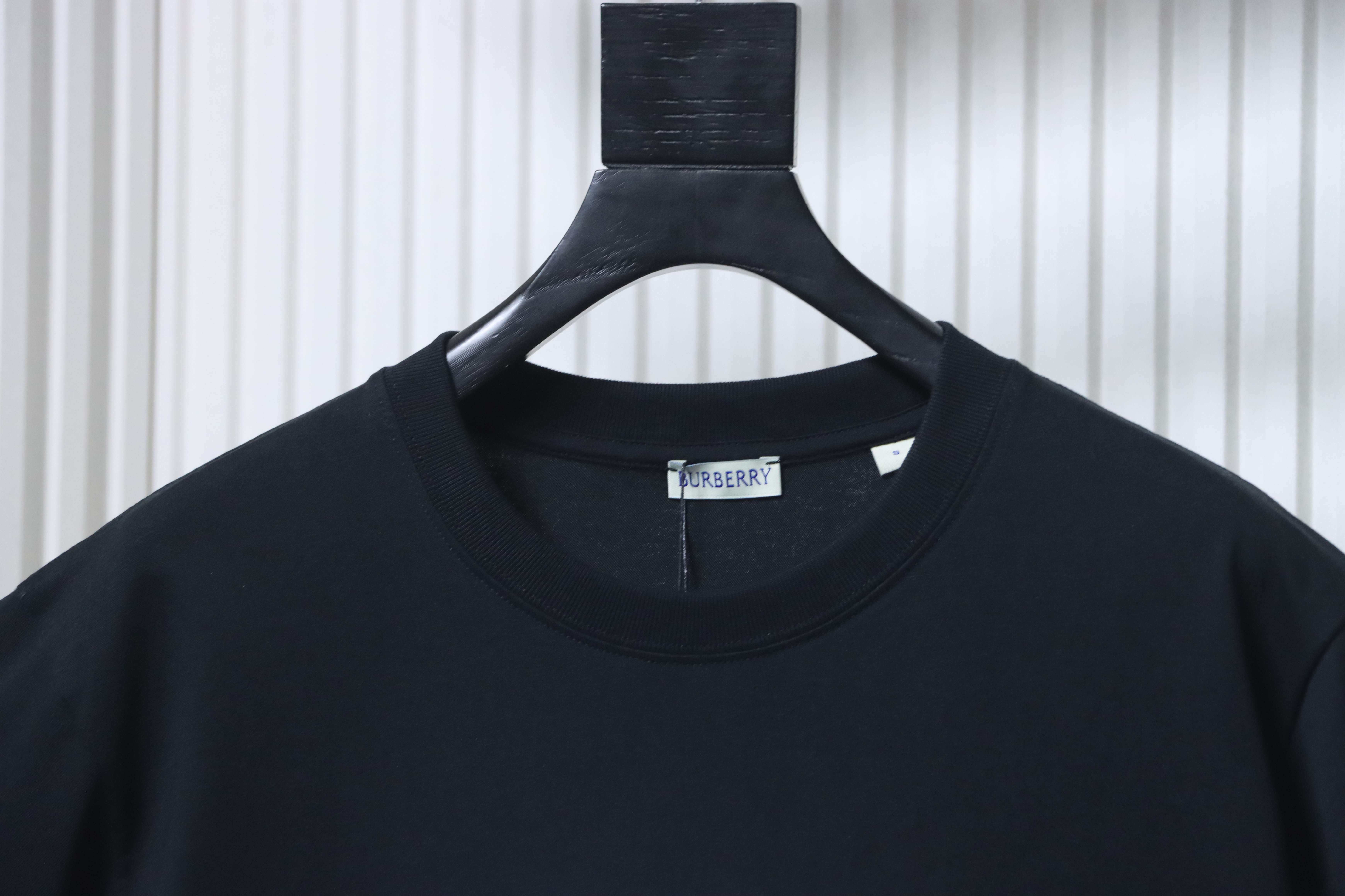 BURBERRY Equestrian Print Short Sleeve T-Shirt Style 2
