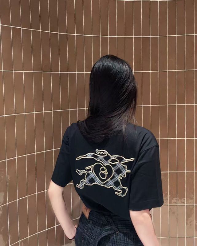 BURBERRY Equestrian Short Sleeve T-Shirt Style 1