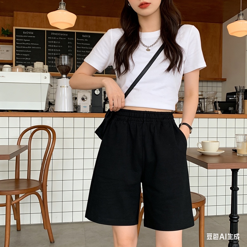 BURBERRY Equestrian Shorts Style 2
